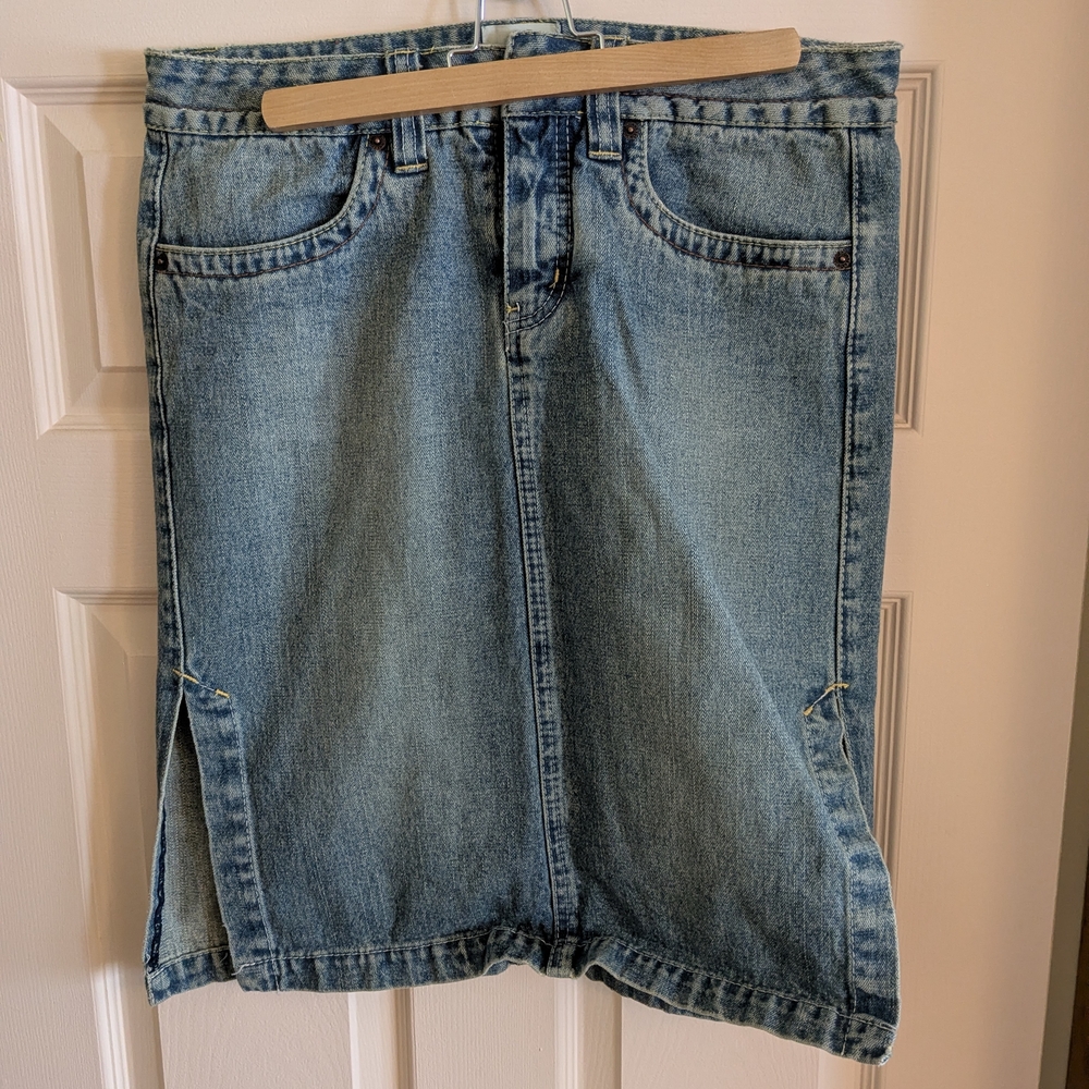 Stylish Blue Denim Midi Skirt